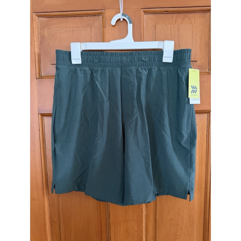 Men's All In Motion Green Unlined Shorts Size Medium NWT Zipper Pockets